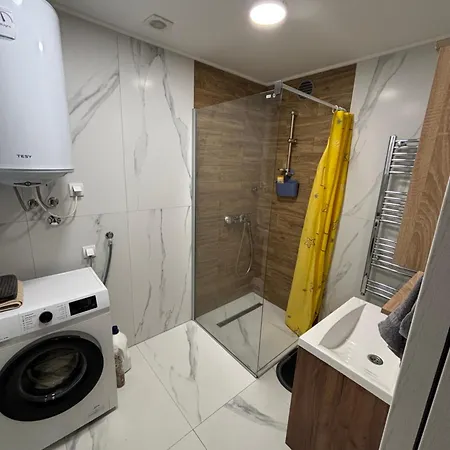 アパート Vanja 2 *